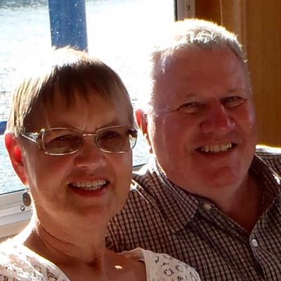 Marilyn and Wally smiling together.