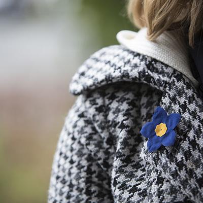 Forget-me-not pin